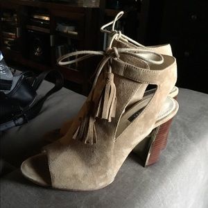 Jones New York heels